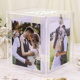 CYAOOI acrylic wedding card box with frame lets you view photos from all angles.