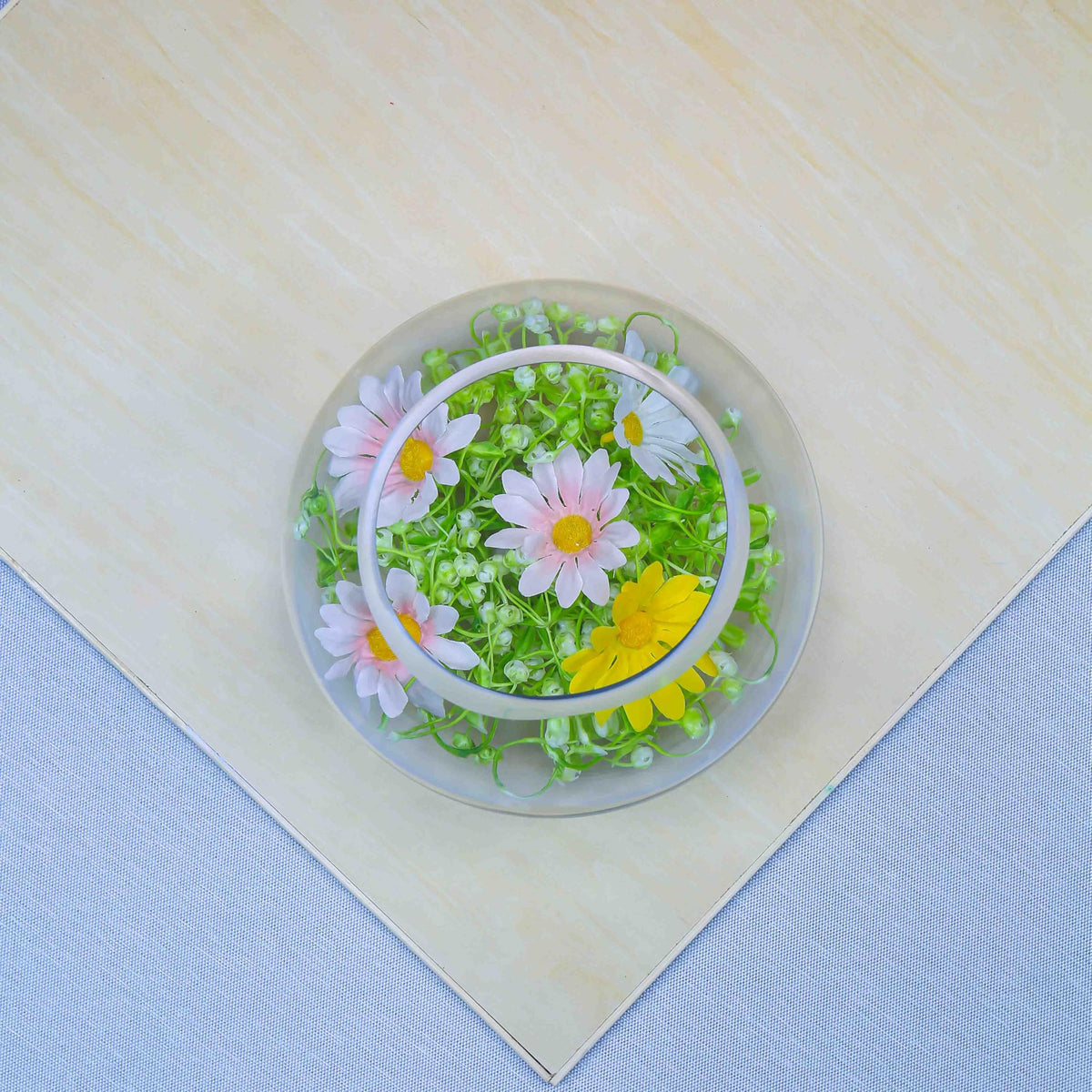 CYS EXCEL bubble bowl opening creates easy arrangement of plants and accents.
