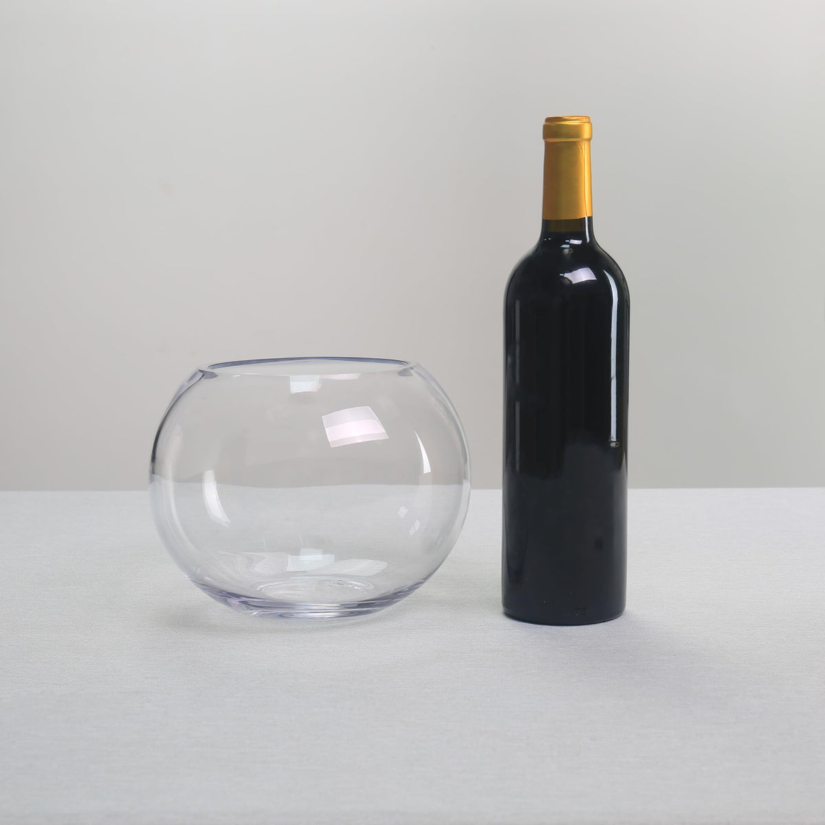 CYS EXCEL bubble bowl terrarium display featuring greenery and airy space.