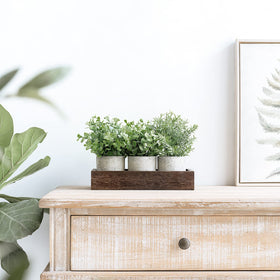 Dahey artificial eucalyptus leaves look lifelike for everyday decor.