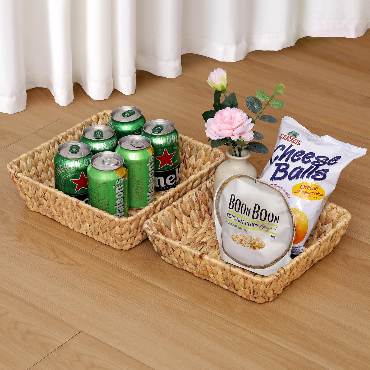 DAICOLAD baskets on an office desk, keeping accessories organized.