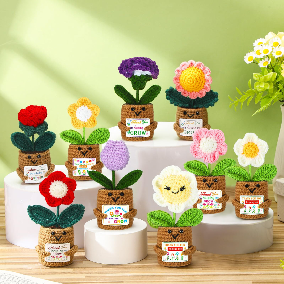 Daifunli crochet flower with tag ideal for gift-giving and heartfelt notes