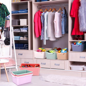 Dandat rounded-corner bins provide child-friendly storage that reduces clutter and improves safety.