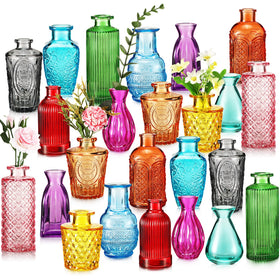 Dandat colorful embossed vase from the set, ideal for bright bouquets.