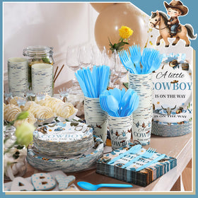 Dandat table setting showcases a cohesive cowboy-blue decor.
