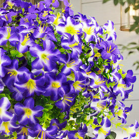 Daynight 14.9-inch stems help create natural outdoor arrangements