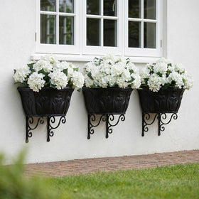 Daynight faux hydrangea flowers patio display that stays vibrant.