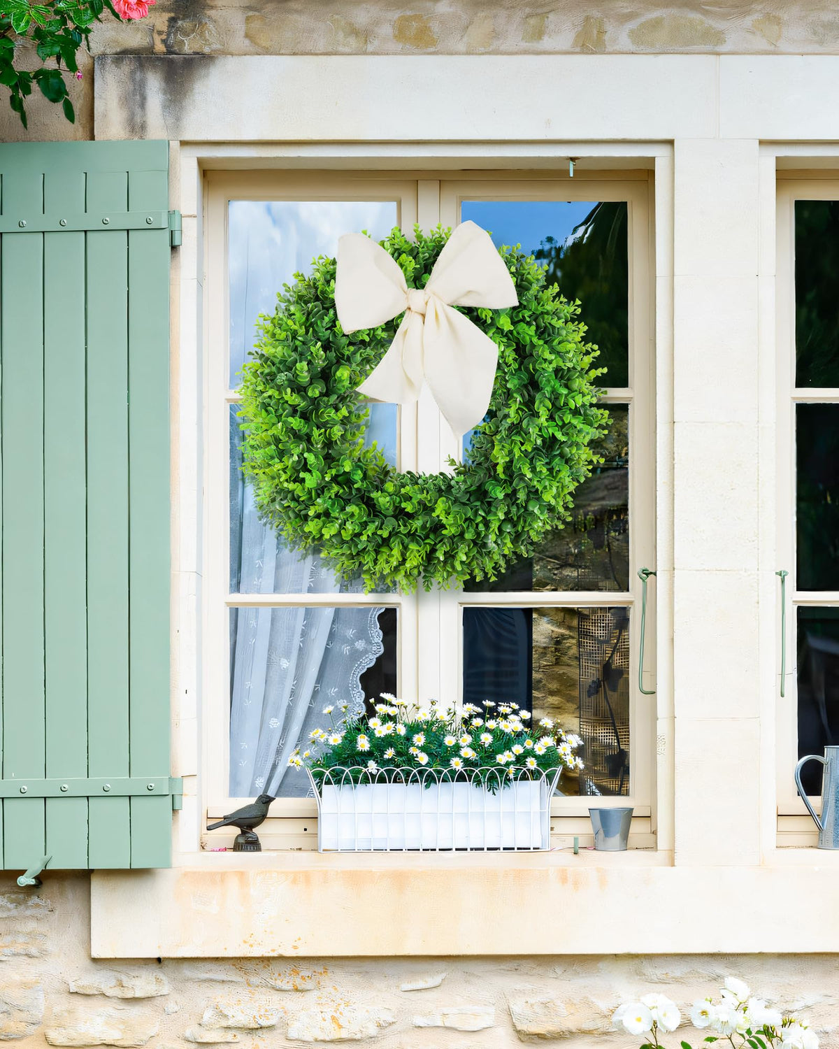 DDHS handcrafted leaves and vines emphasize artisan detail on the wreath