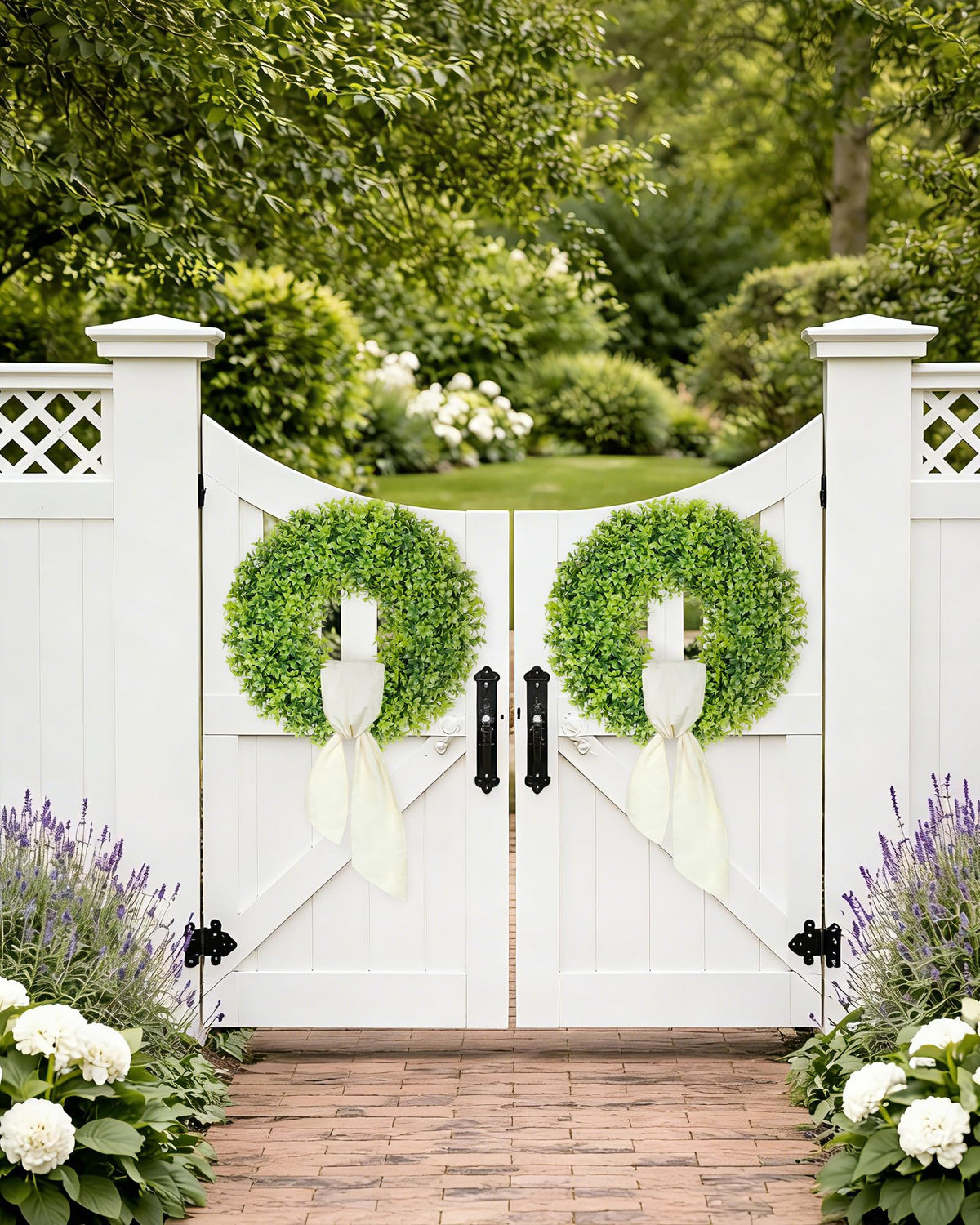 DDHS DIY-ready boxwood wreath inviting seasonal ornaments for festive looks