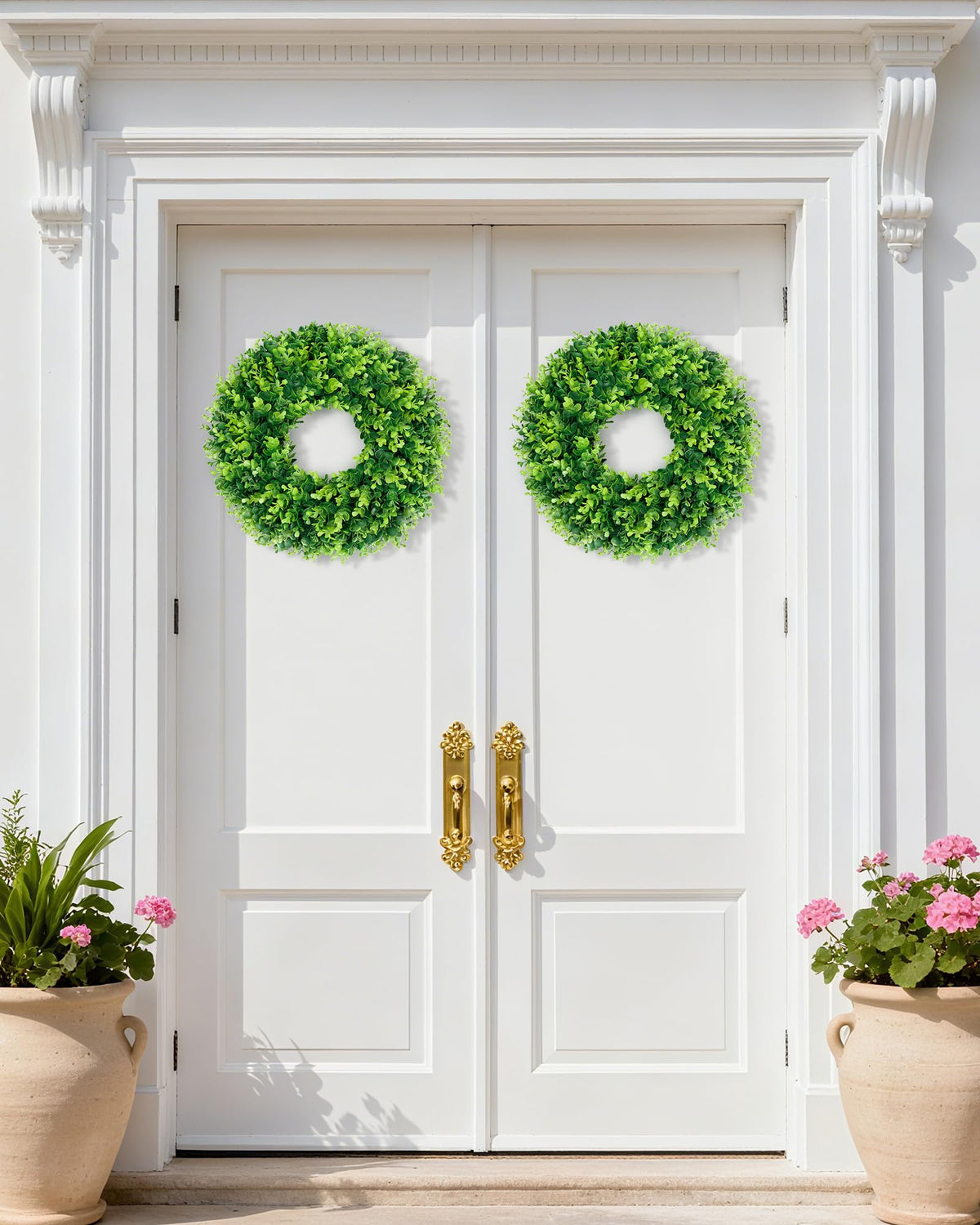 DDHS Boxwood Wreath 16-18 inch size fits standard doors