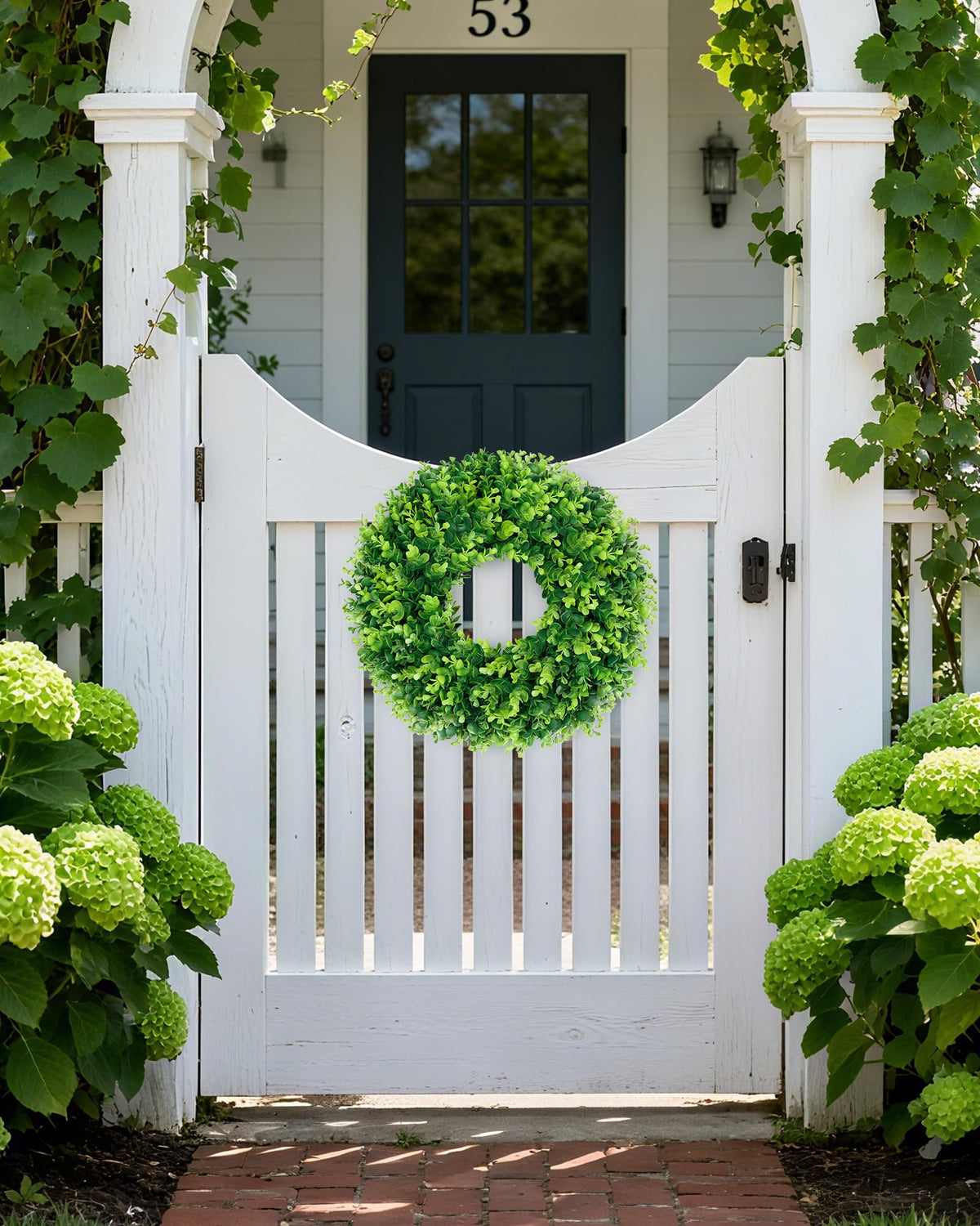 DDHS Boxwood Wreath wedding decor idea for elegant venues