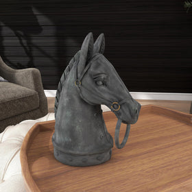 Deco 79 horse head bridal ring detail adds authentic charm.