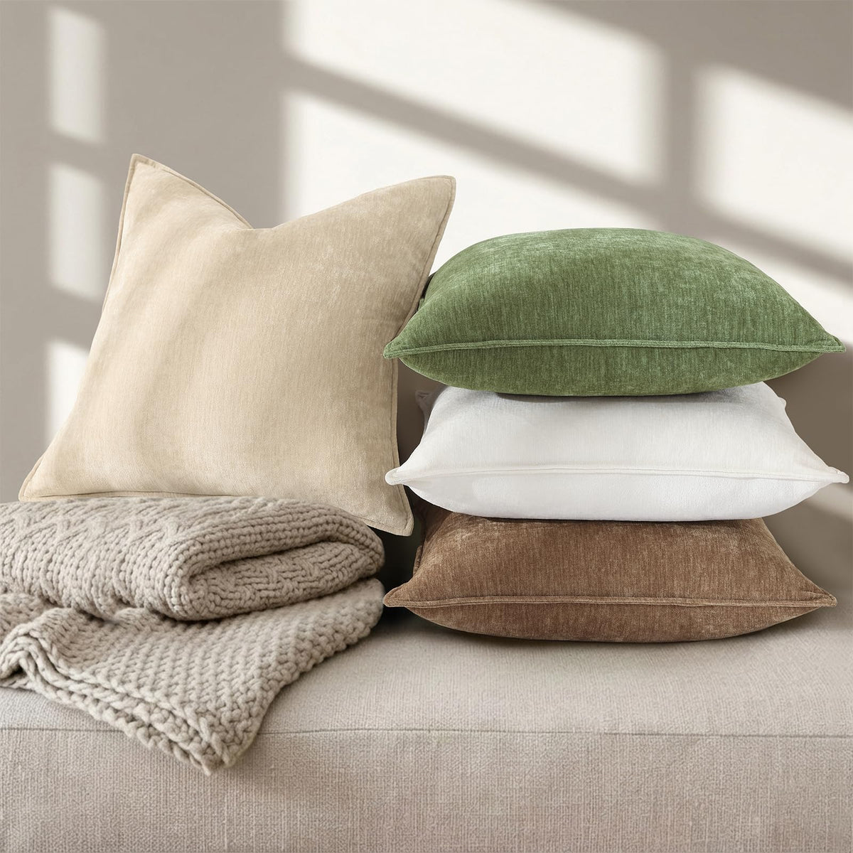 decorUhome hidden zipper, clean lines, effortless pillow insert