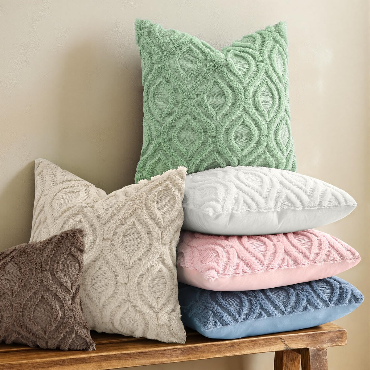 Machine washable cold wash keeps decorUhome covers fresh with minimal effort.