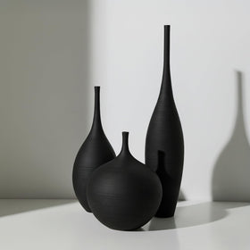 DecoVlog black ceramic vase set front view creates a modern focal point in living spaces.