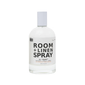 DedCool 01 Taunt bottle pour for a premium room spray that freshens fabrics.