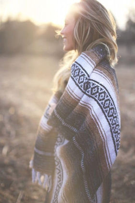 Del Mex blanket woven on wooden looms, showcasing authentic craftsmanship.