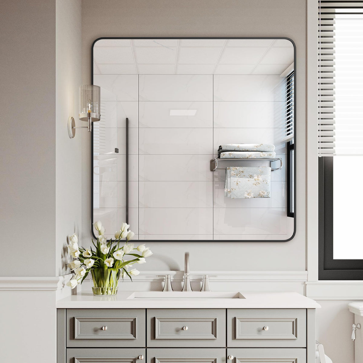Delma high-definition mirror delivers sharp detail for makeup and grooming.