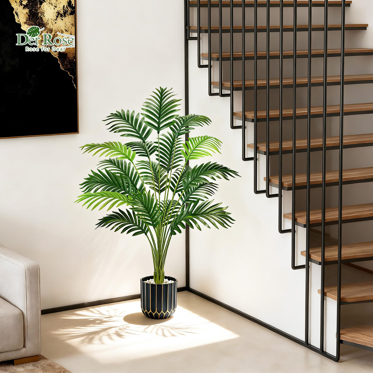 Der Rose palm tree with detachable leaves enabling tool-free assembly.