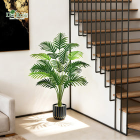 Der Rose palm tree with detachable leaves enabling tool-free assembly.