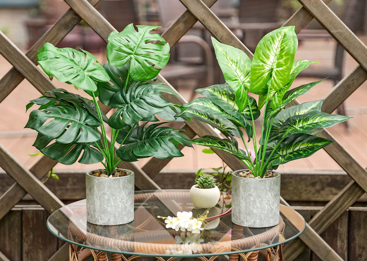 Der Rose medium-size artificial plants measure around sixteen inches for versatile placement.