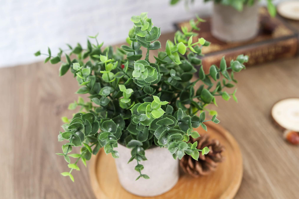 Der Rose durable artificial plants require no maintenance for year-round appeal