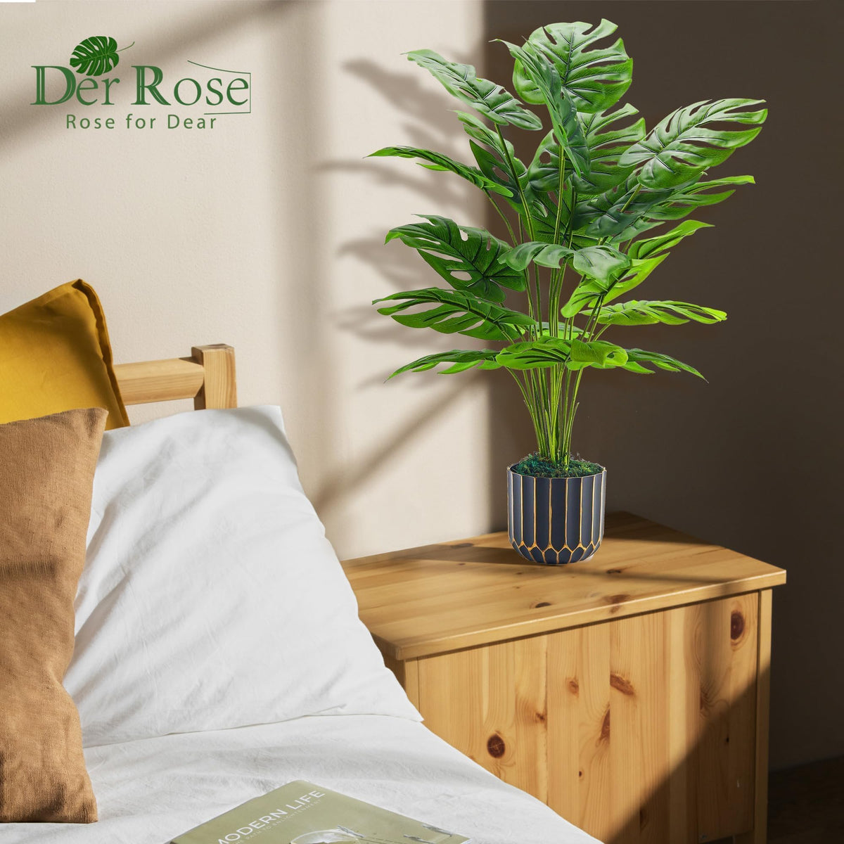 Der Rose realistic Monstera provides year-round greenery.