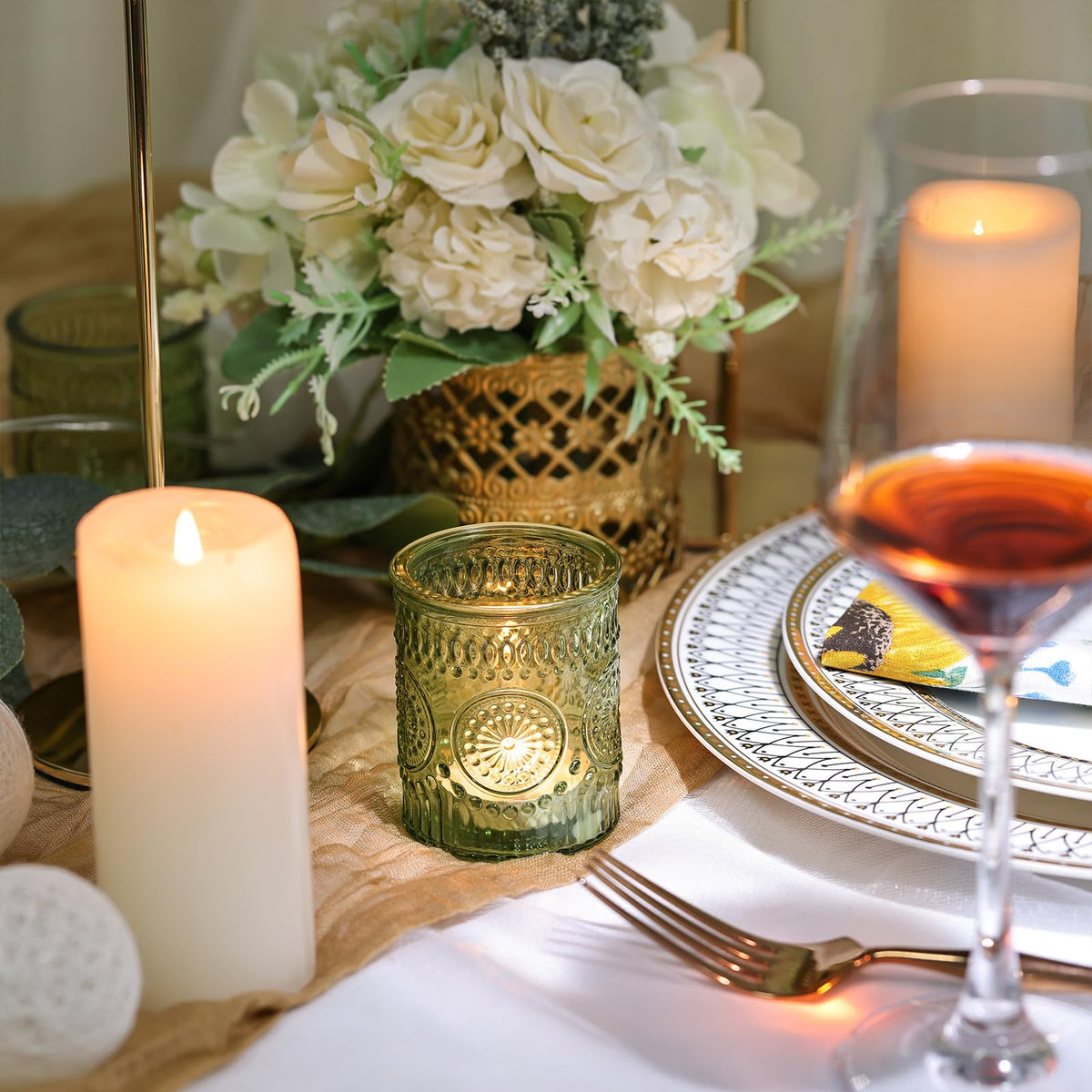 DEVI 24pcs set provides durable, reusable decor for table arrangements.