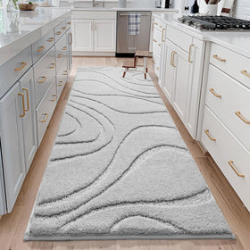 DEXDE quick-dry microfiber mat absorbs water quickly for busy bathrooms.