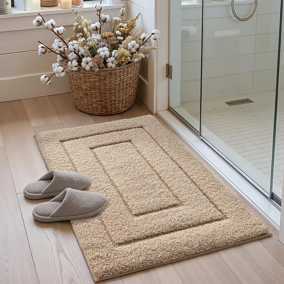 DEXI rubber backing provides stable placement on slick bathroom surfaces.