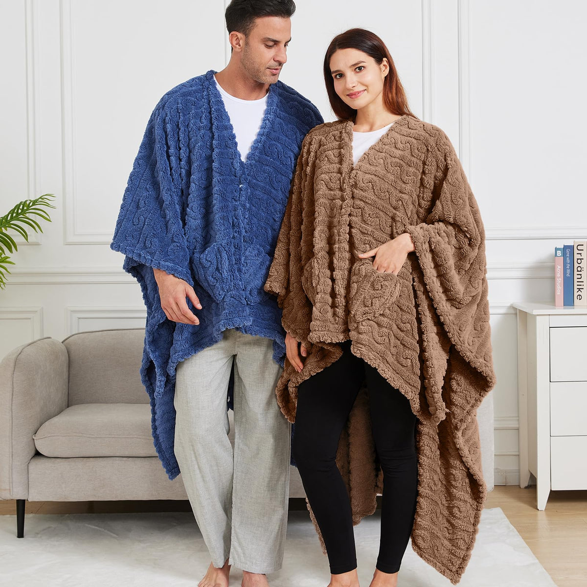 Dgsfmi sherpa fleece blanket with pocket design for essentials.