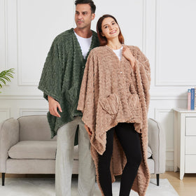 Dgsfmi sherpa fleece pocketed blanket with two convenient pockets.
