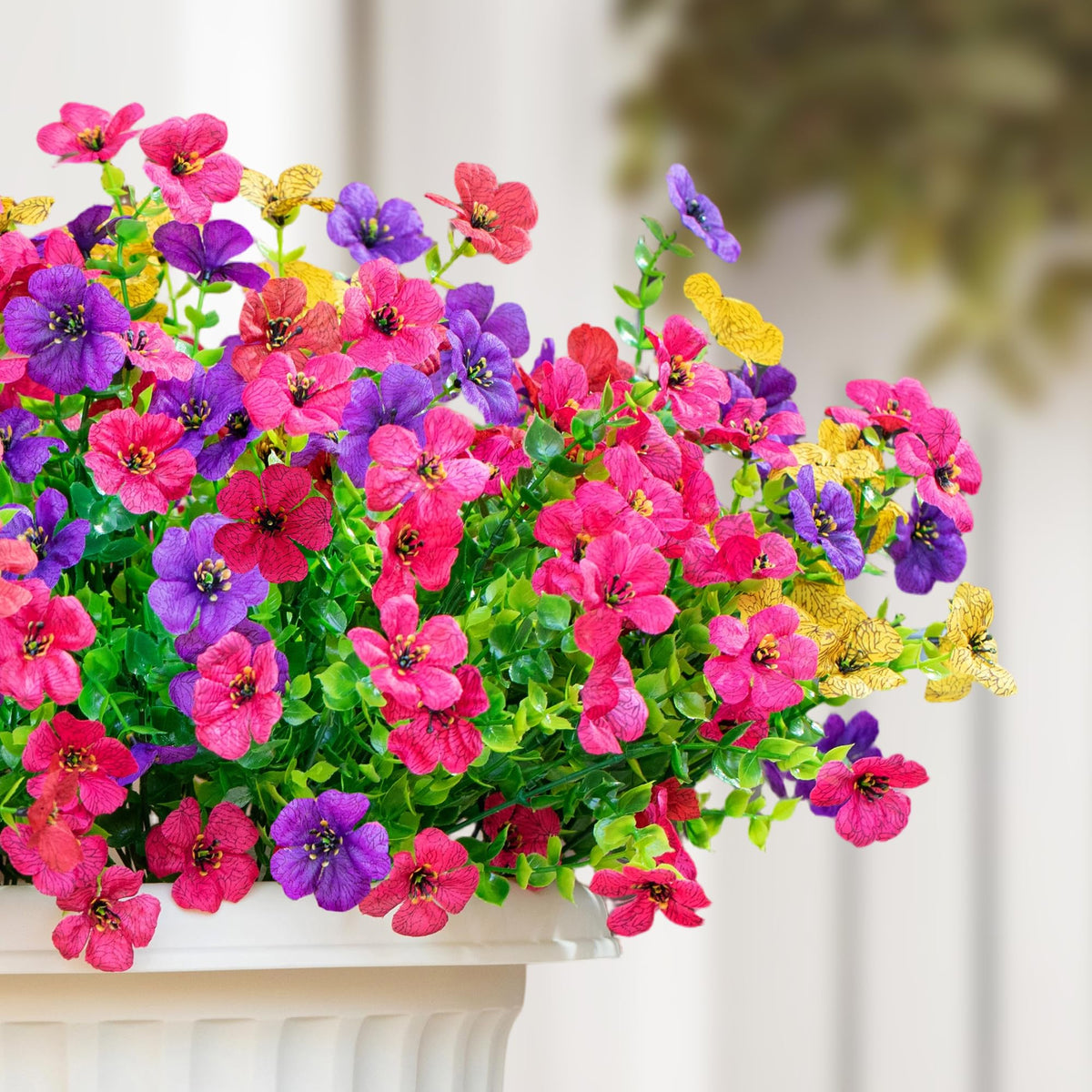 Digtecno artificial daisy realistic-04 adds lifelike texture to any centerpiece.