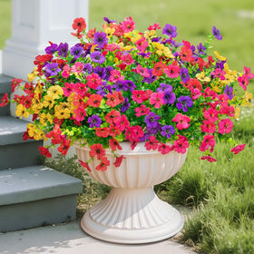 Digtecno UV-resistant outdoor daisy promotes vibrant color in sunlit patios.