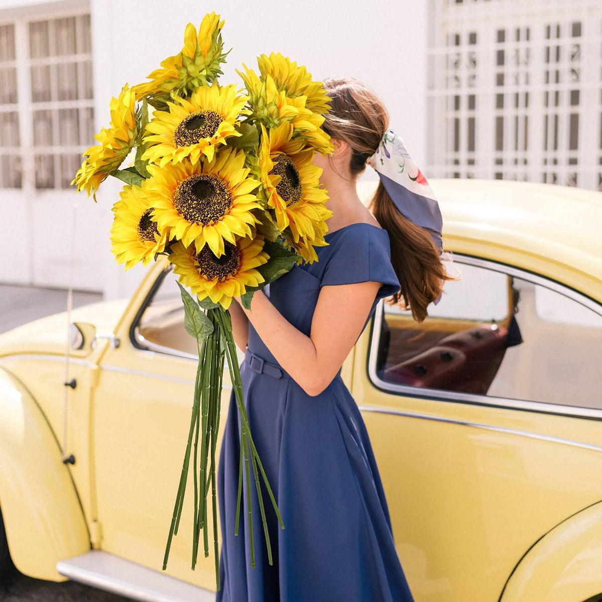 DILATATA silk sunflower close-up shows vivid color and durable finish