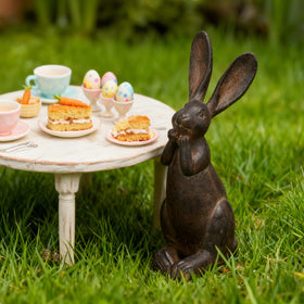 DiliComing handmade resin rabbit adds festive Easter charm