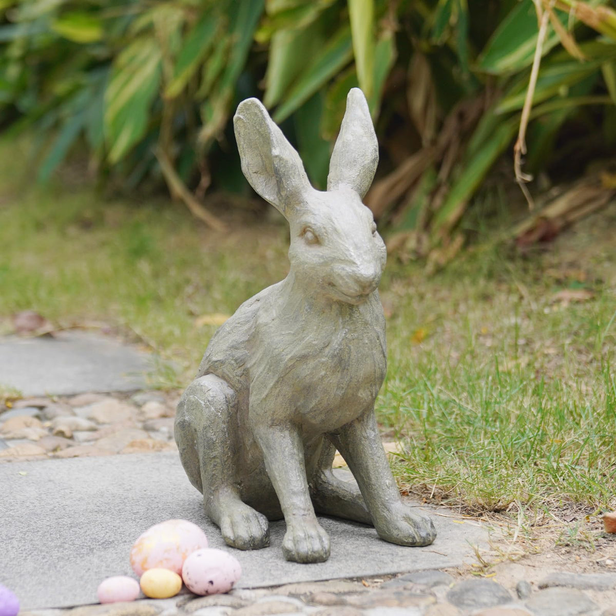 DiliComing bunny garden gift idea for holidays.