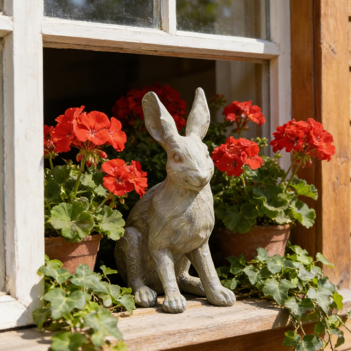 DiliComing wood-look rabbit sculpture with realistic carving.