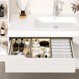 DIMJ underwear and socks stay tidy with this organizer set.