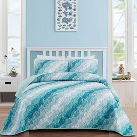 Dinjoy coastal quilt pattern creates a calming ocean vibe for a bedroom