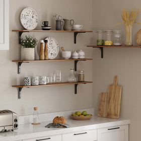 Bathroom towels neatly stored on DINZI LVJ shelves