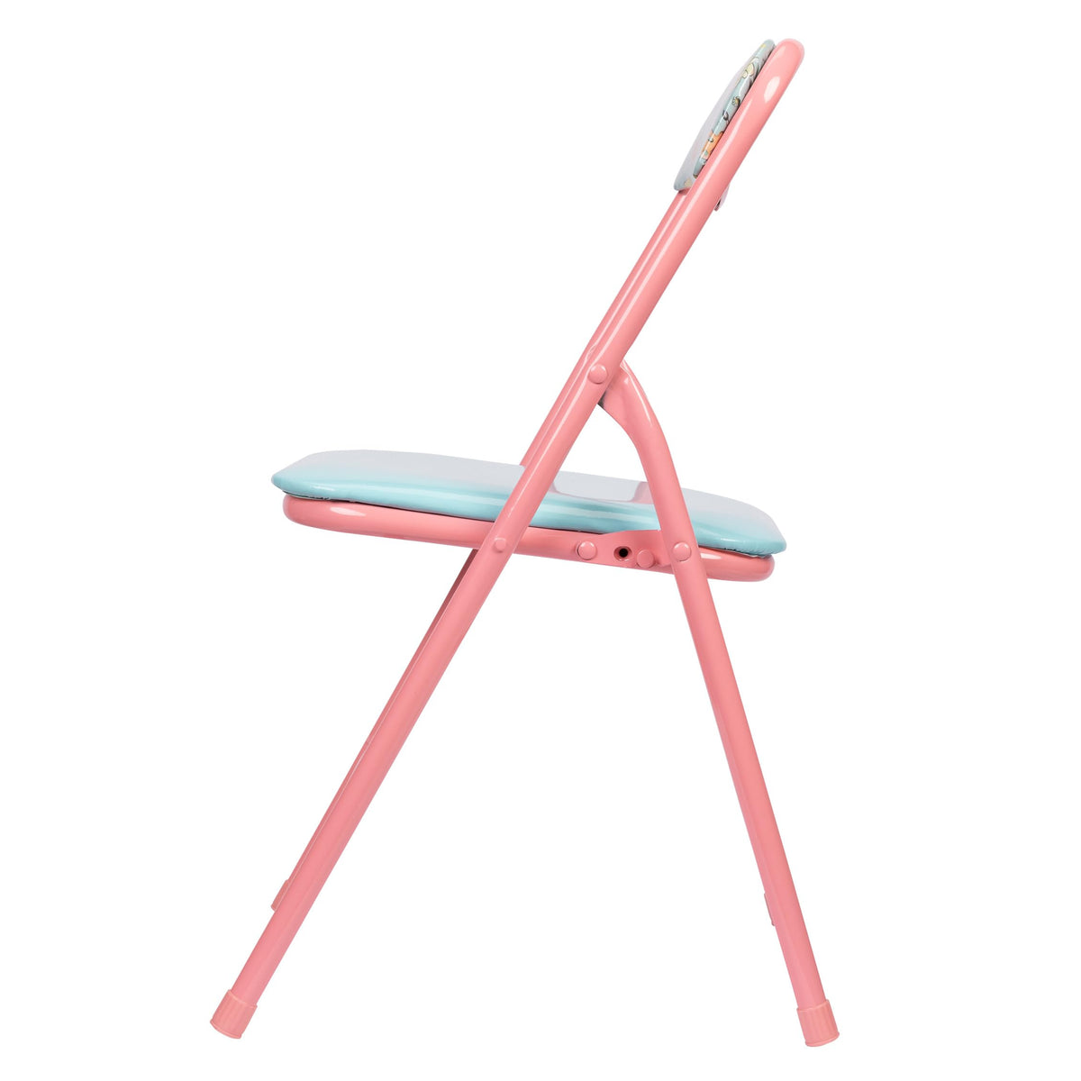 Disney Princess playroom set supports tidy, imaginative play in kids' rooms.