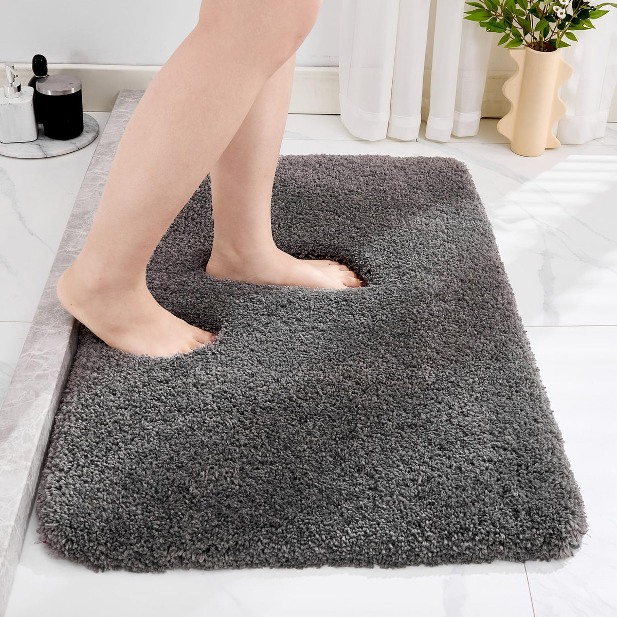 Disolla bathroom rug plush for cloud-like softness and quick floor absorption