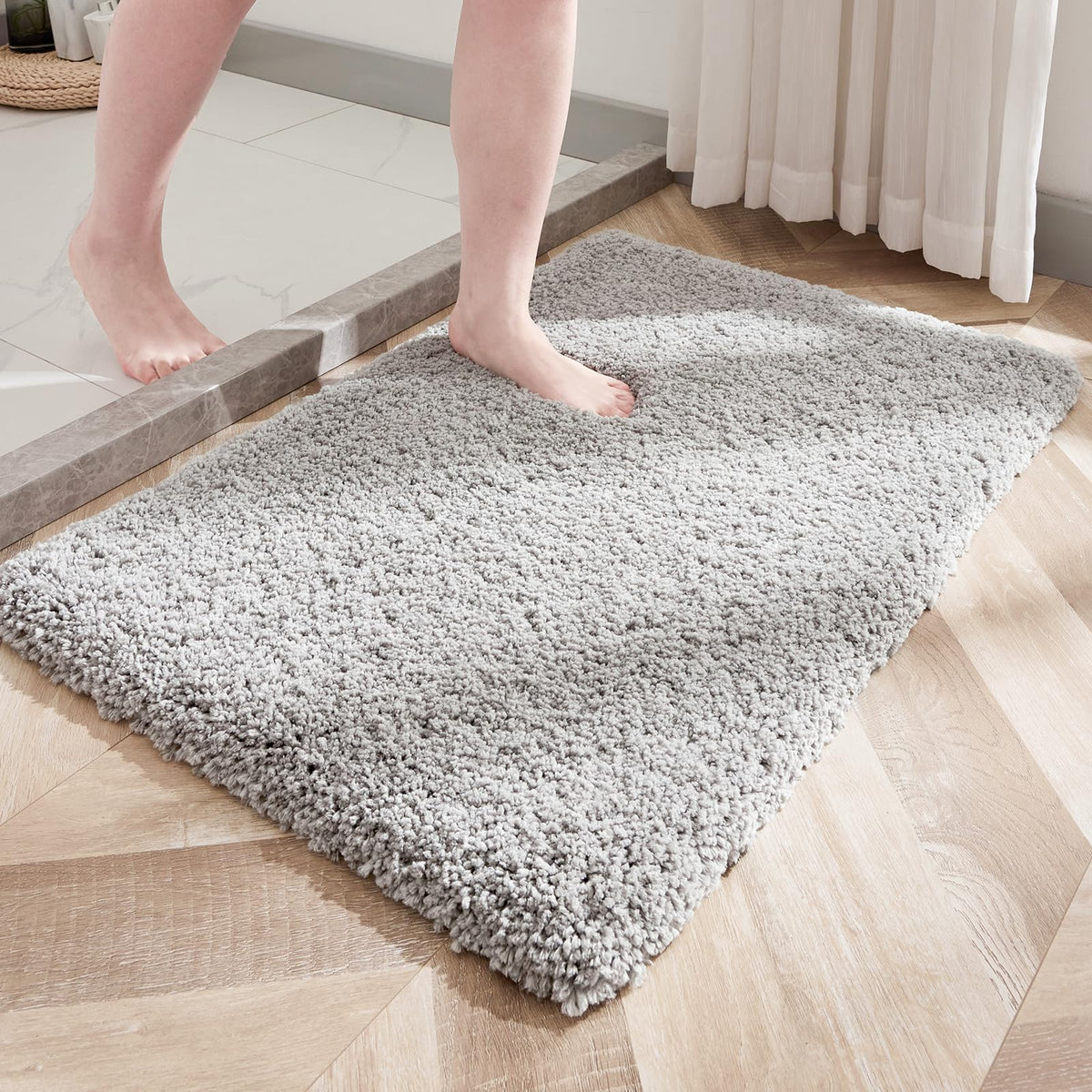 Disolla Grey rug machine-washable for easy care.