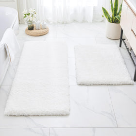 Disolla U-shaped contour fits toilet bases for a tidy edge.