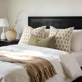 DKwizme pillow cover suitable for indoor and outdoor spaces