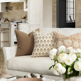 DKwizme linen-cotton pillow cover, 18x18, ideal for indoor or outdoor use.