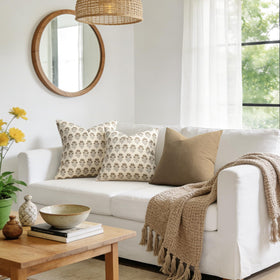 DKwizme garden-inspired cushion cover resists fading after washes.