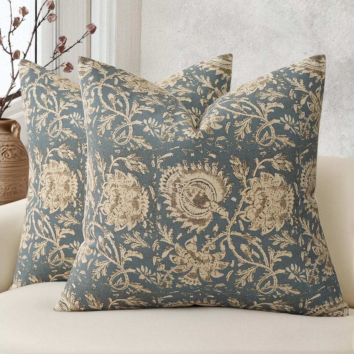 DKwizme vintage floral 18x18 cover in dusty blue with fade-resistant color