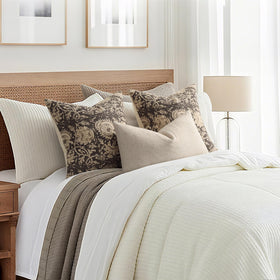 DKwizme cushion cover suitable for indoor and outdoor spaces with easy care.